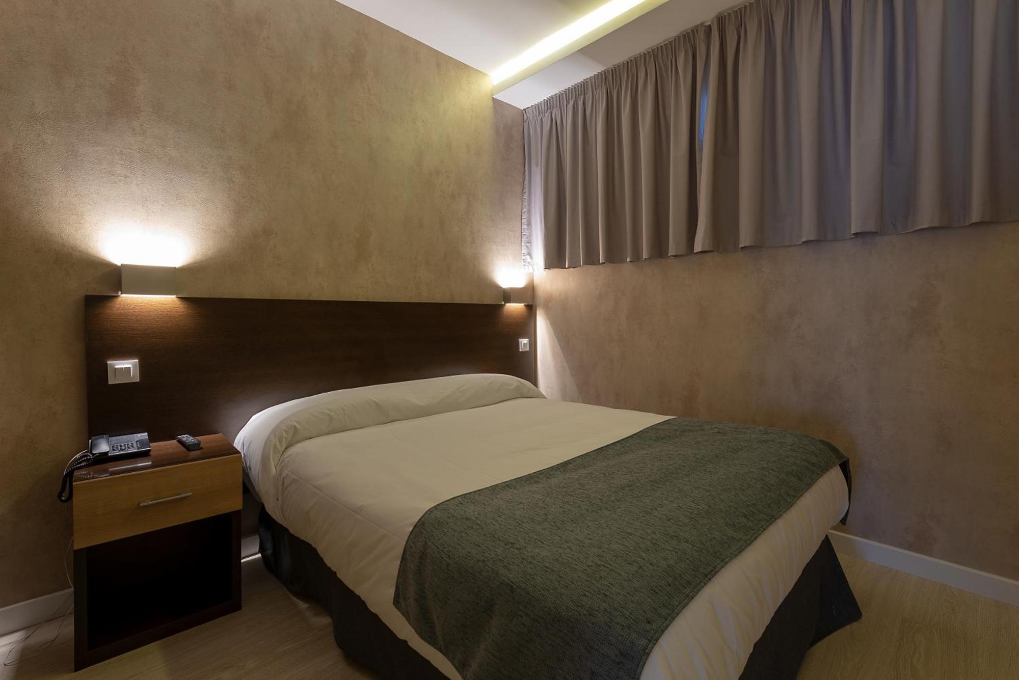 مدريد Apartamentos Recoletos الغرفة الصورة